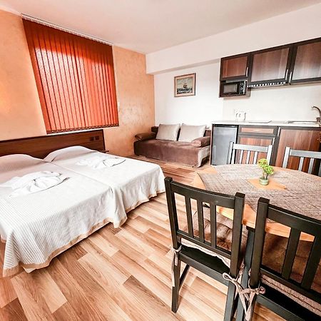 Chrystal Guest House Obzor Rum bild