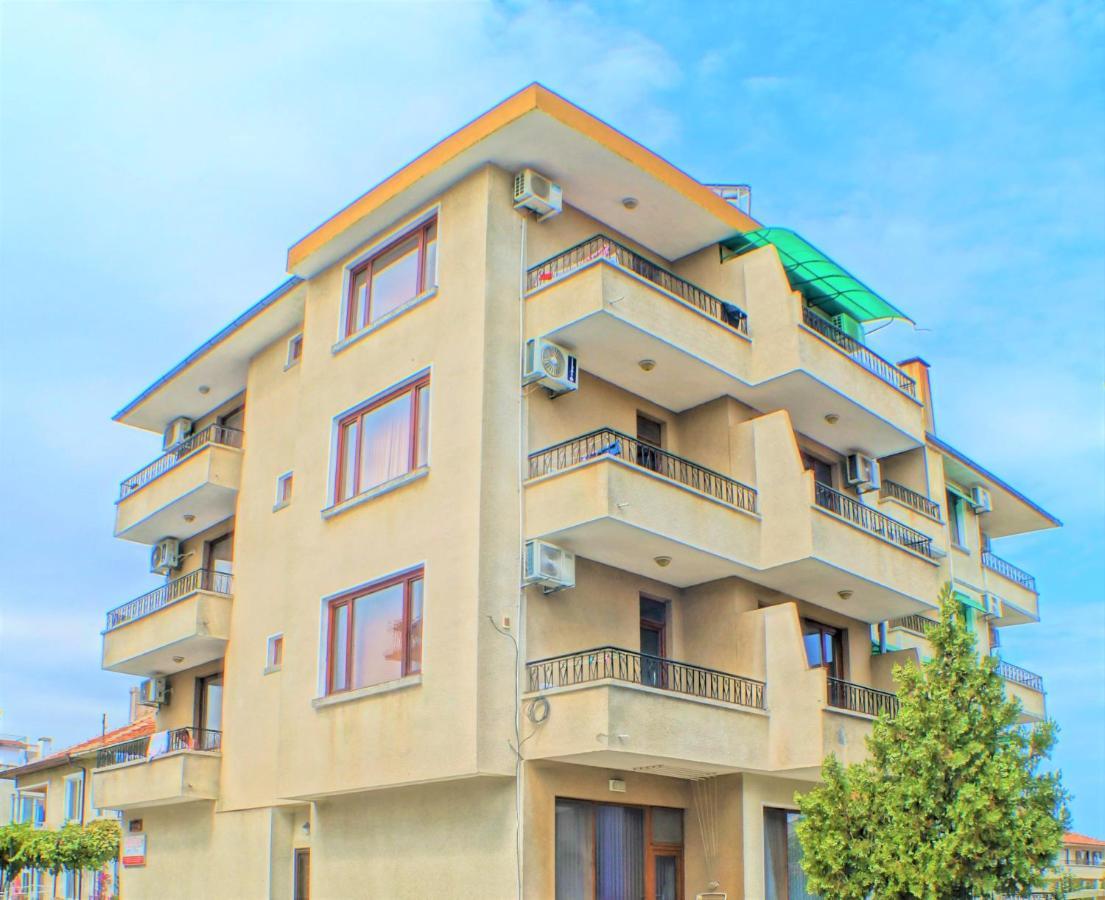 Chrystal Guest House Obzor Exteriör bild