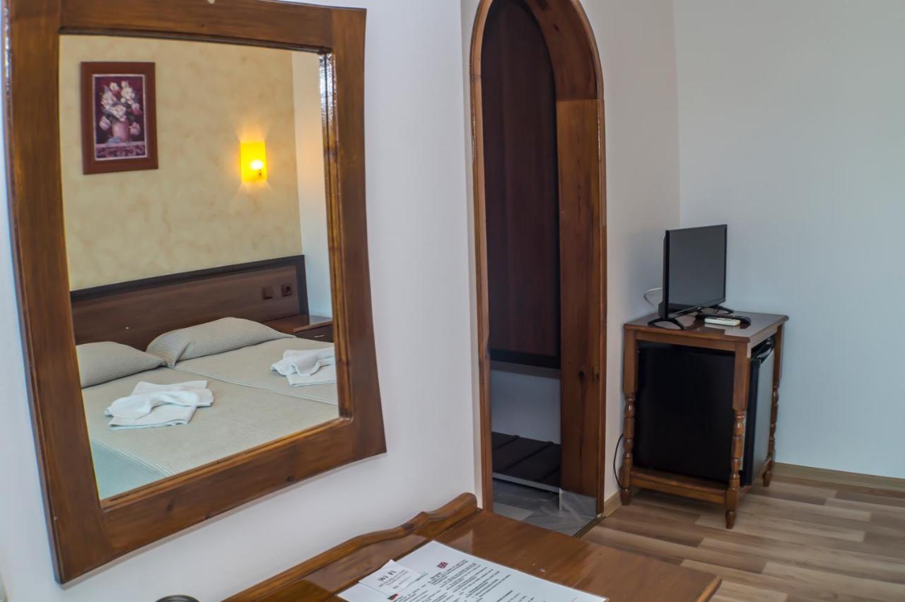 Chrystal Guest House Obzor Exteriör bild
