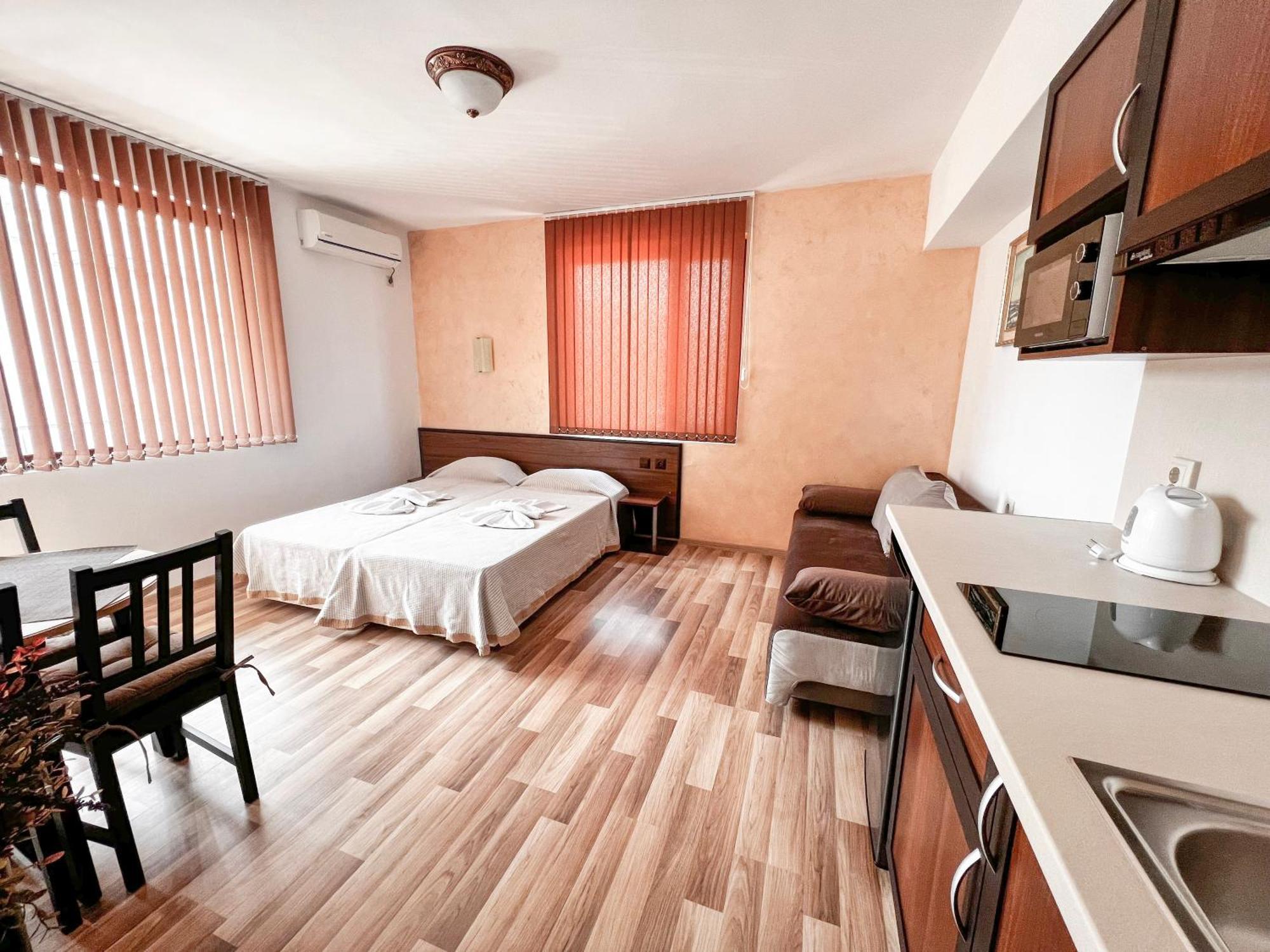 Chrystal Guest House Obzor Rum bild