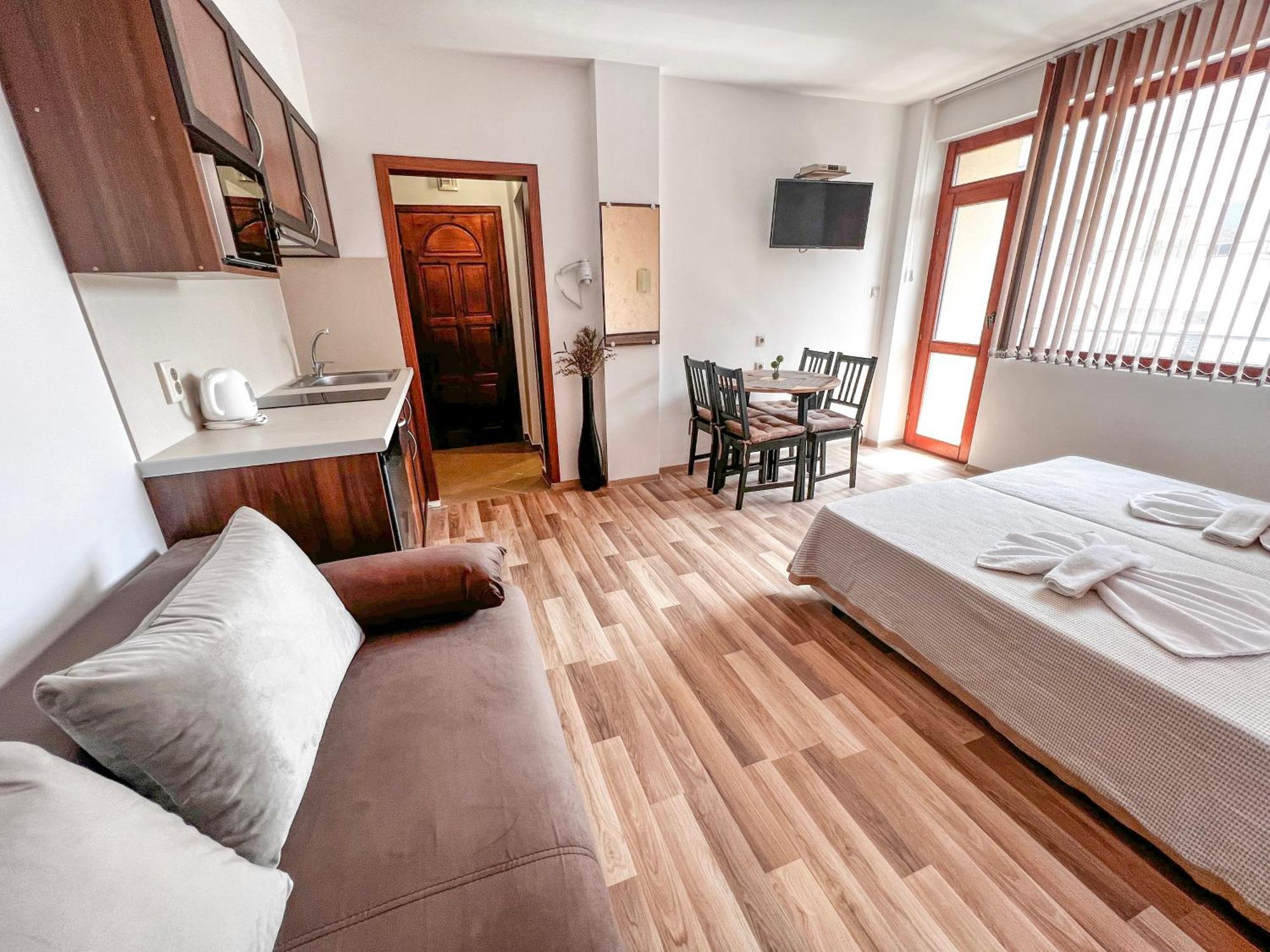 Chrystal Guest House Obzor Rum bild